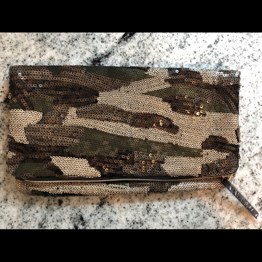 Stella and Dot Clutch